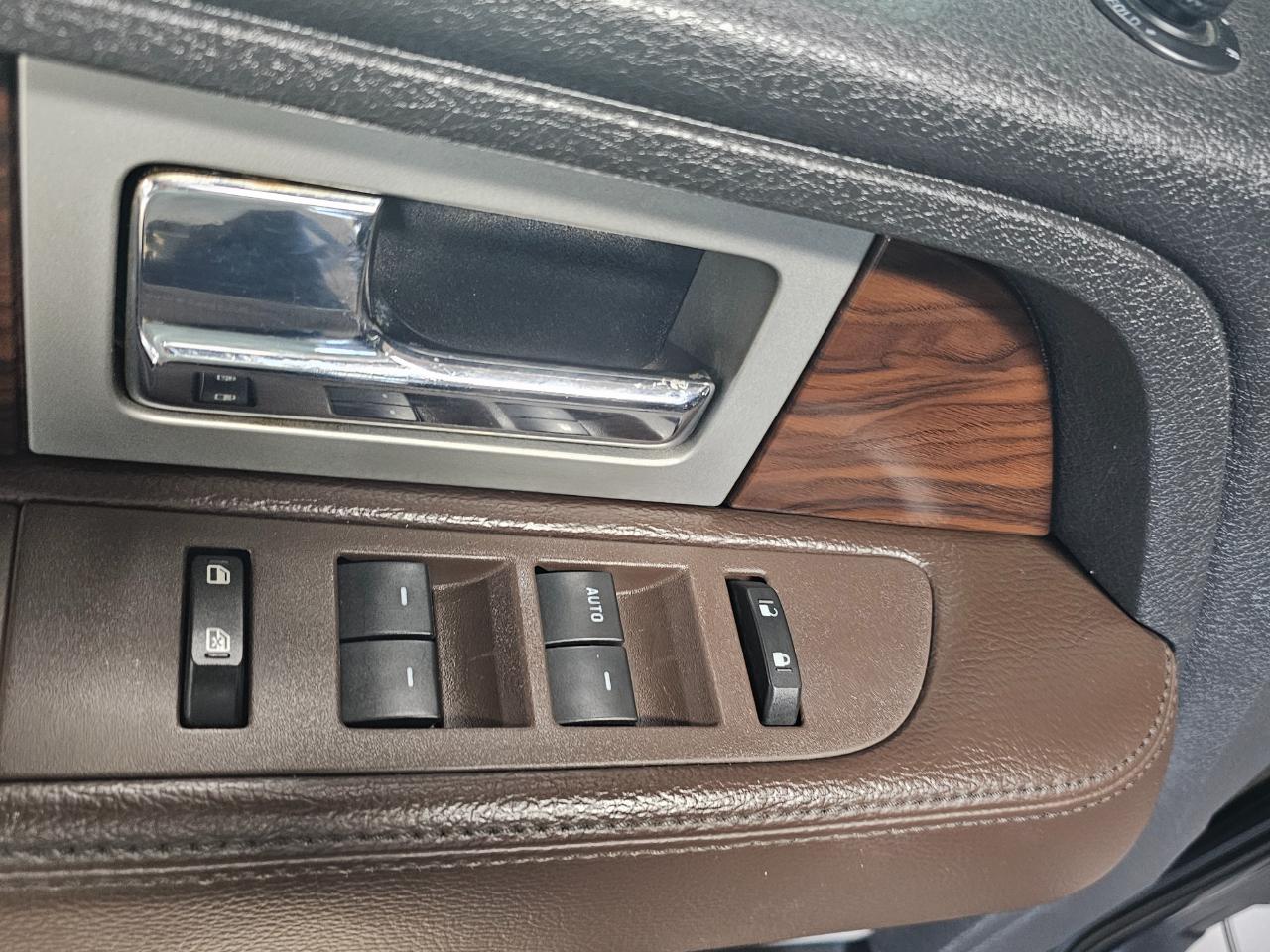 Ford F-150 2WD SuperCrew 145" Platinum 2010