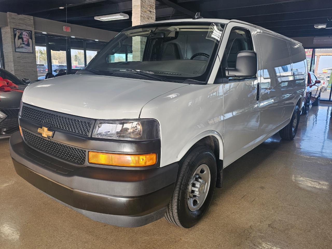 Chevrolet Express Cargo Van RWD 3500 155" 2022