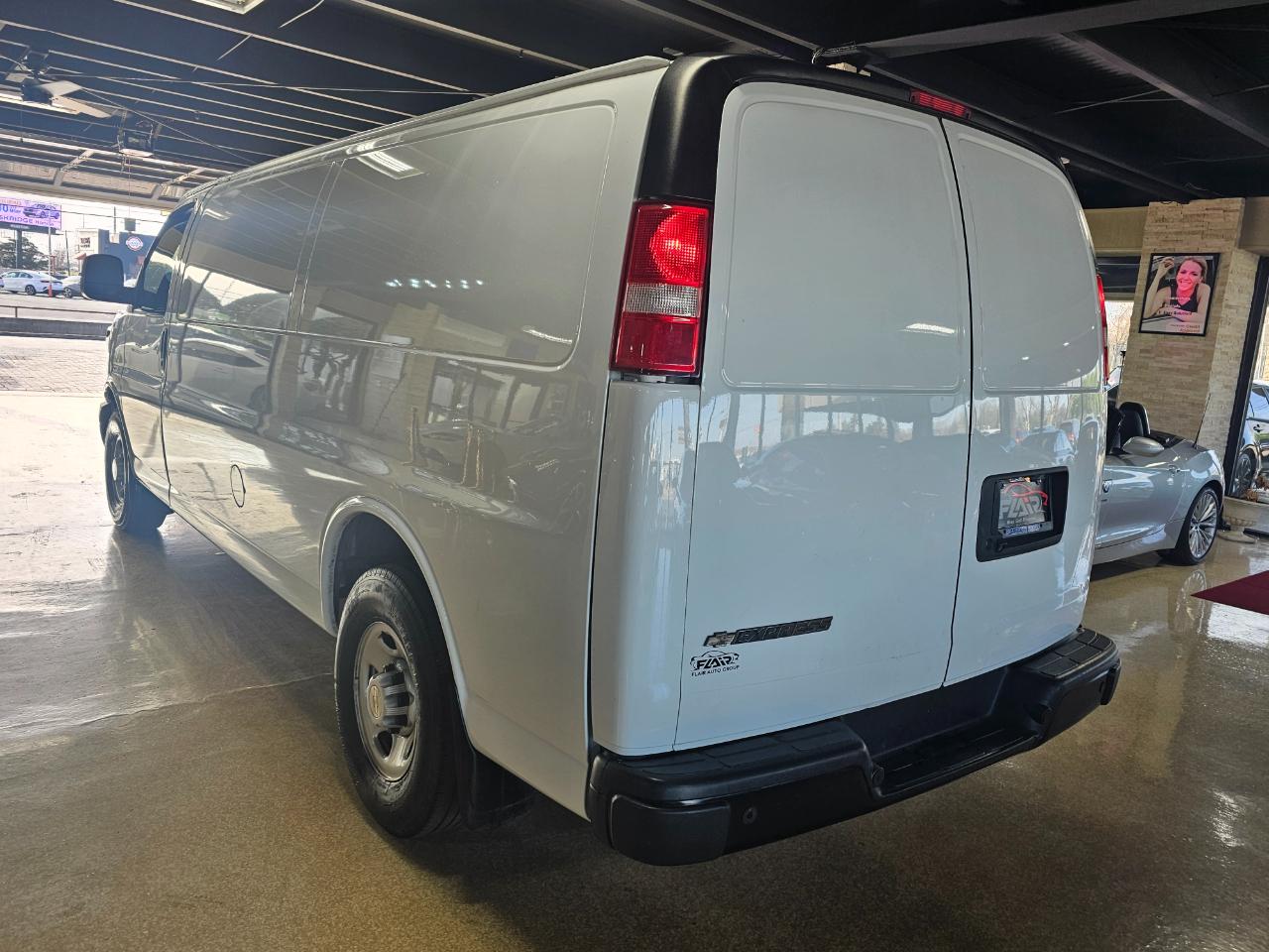 Chevrolet Express Cargo Van RWD 3500 155" 2022