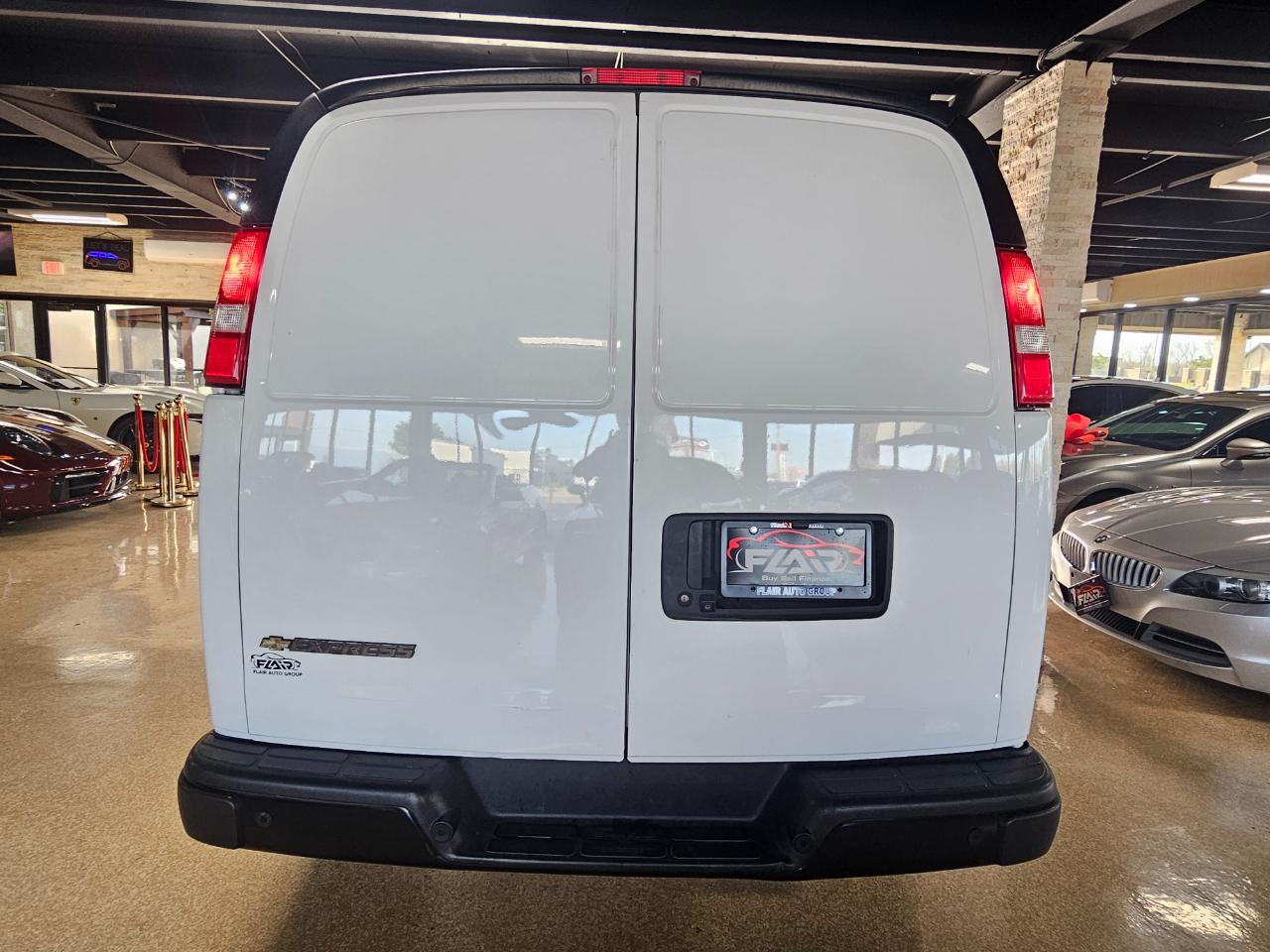 Chevrolet Express Cargo Van RWD 3500 155" 2022