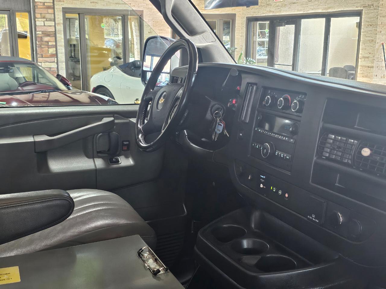 Chevrolet Express Cargo Van RWD 3500 155" 2022