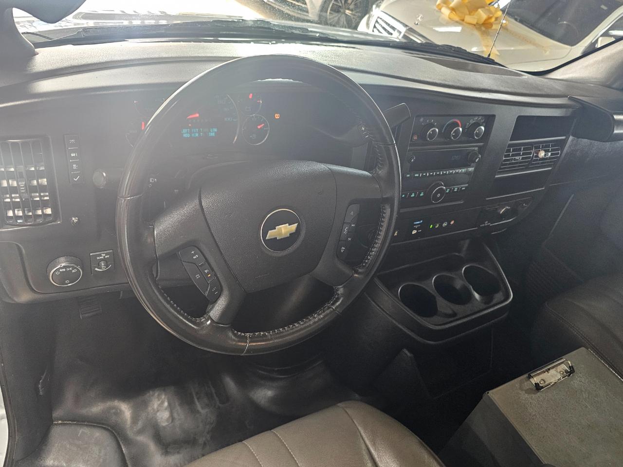 Chevrolet Express Cargo Van RWD 3500 155" 2022