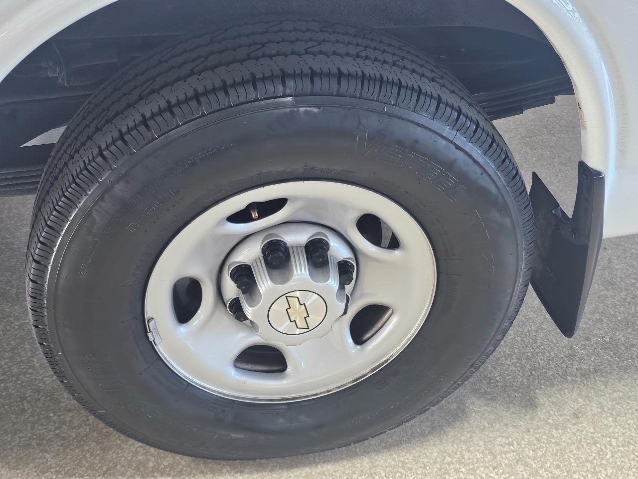 Chevrolet Express Cargo Van RWD 3500 155" 2022