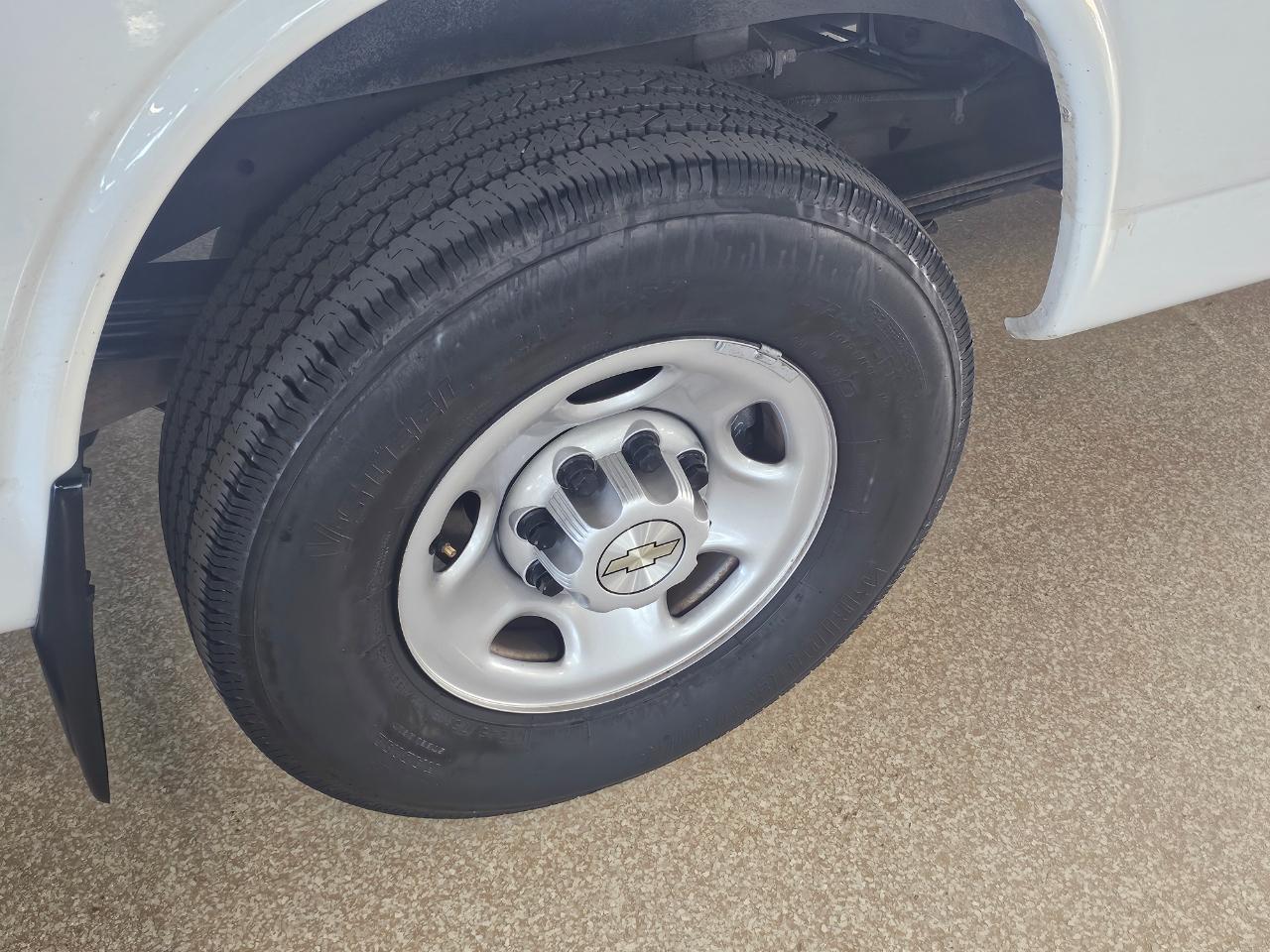 Chevrolet Express Cargo Van RWD 3500 155" 2022