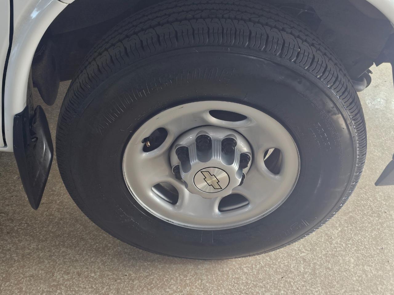 Chevrolet Express Cargo Van RWD 3500 155" 2022