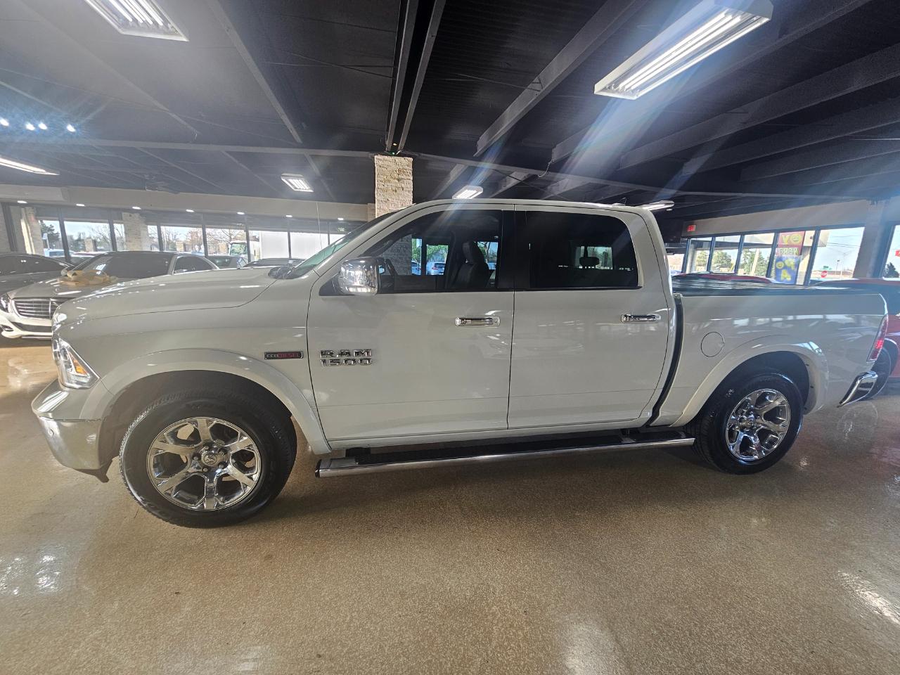 RAM 1500 Laramie 4x4 Crew Cab 5'7" Box 2017