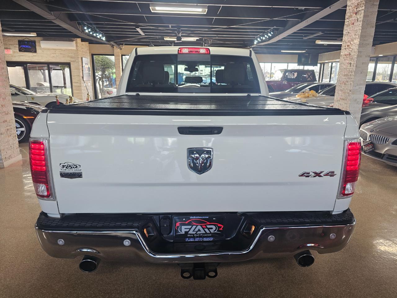 RAM 1500 Laramie 4x4 Crew Cab 5'7" Box 2017