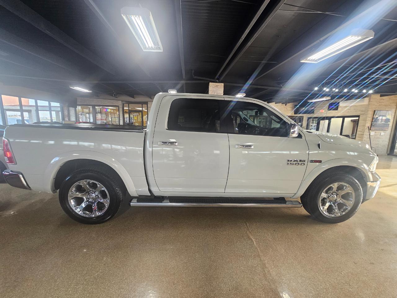 RAM 1500 Laramie 4x4 Crew Cab 5'7" Box 2017
