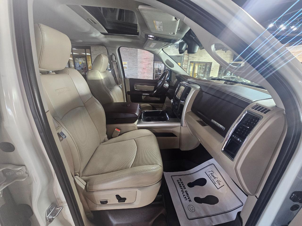 RAM 1500 Laramie 4x4 Crew Cab 5'7" Box 2017