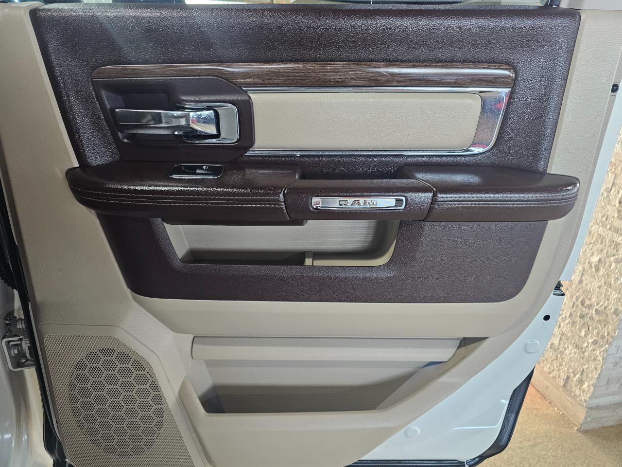 RAM 1500 Laramie 4x4 Crew Cab 5'7" Box 2017