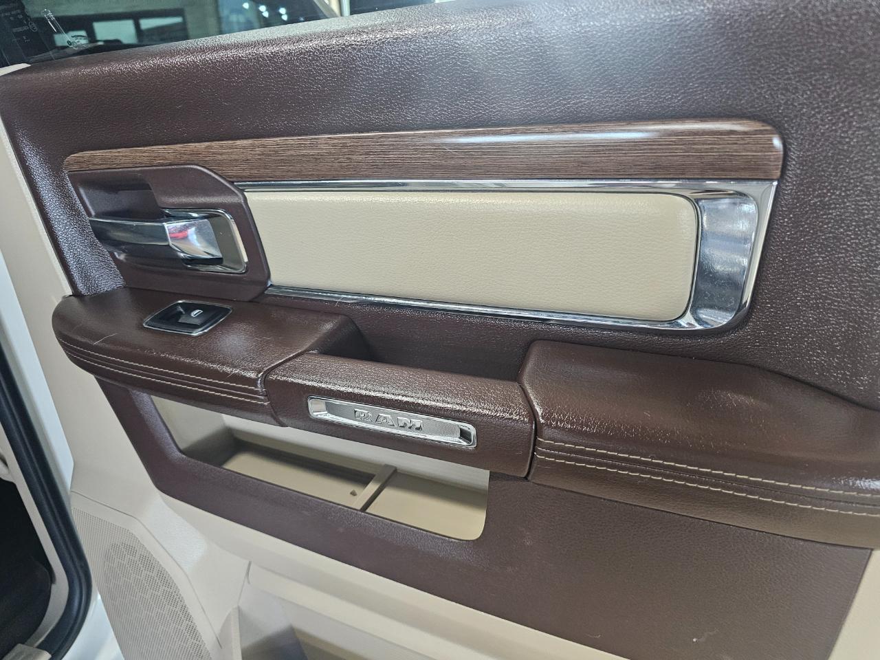 RAM 1500 Laramie 4x4 Crew Cab 5'7" Box 2017