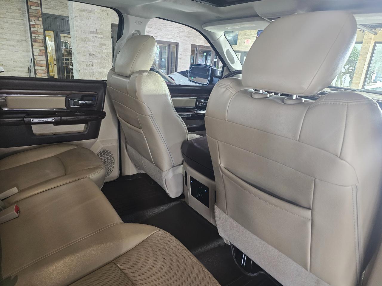 RAM 1500 Laramie 4x4 Crew Cab 5'7" Box 2017