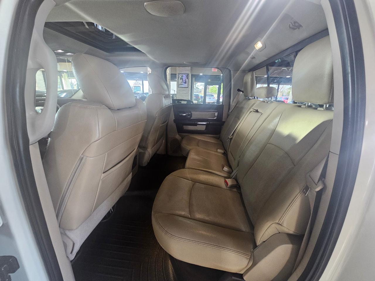 RAM 1500 Laramie 4x4 Crew Cab 5'7" Box 2017