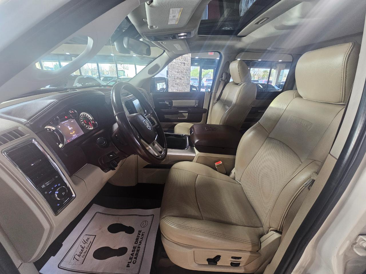 RAM 1500 Laramie 4x4 Crew Cab 5'7" Box 2017