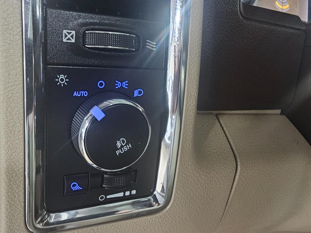 RAM 1500 Laramie 4x4 Crew Cab 5'7" Box 2017