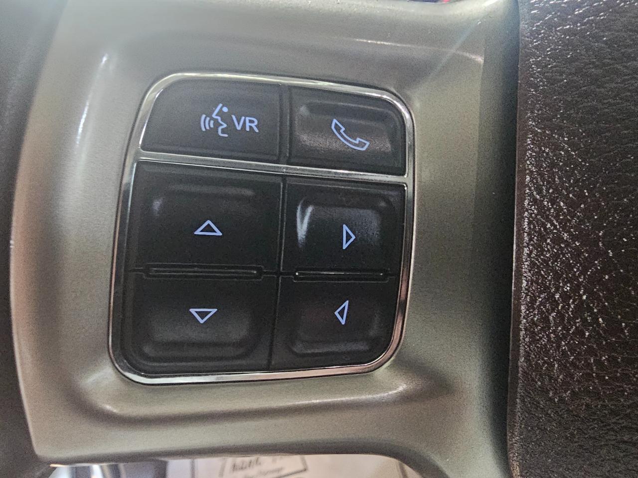 RAM 1500 Laramie 4x4 Crew Cab 5'7" Box 2017