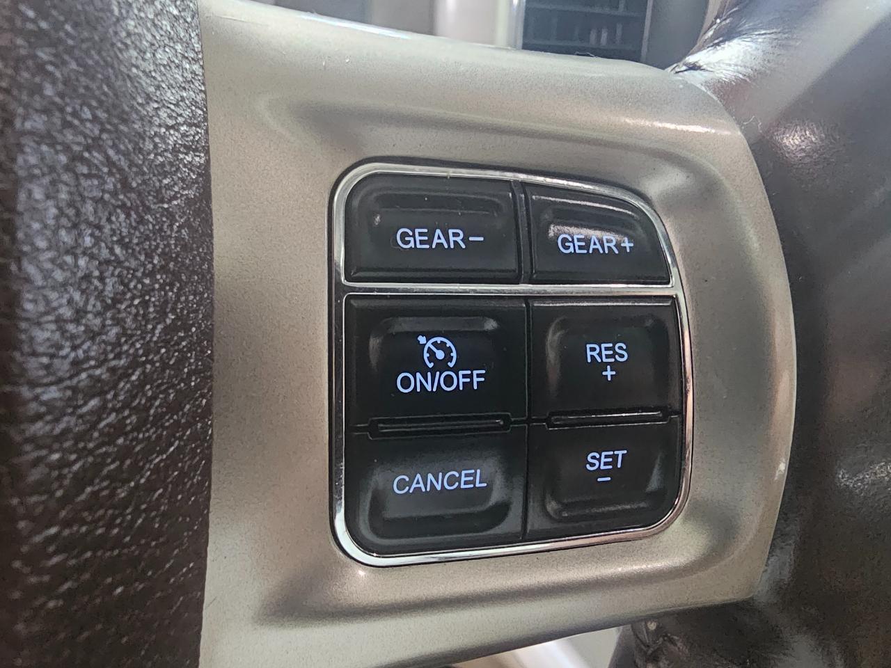 RAM 1500 Laramie 4x4 Crew Cab 5'7" Box 2017