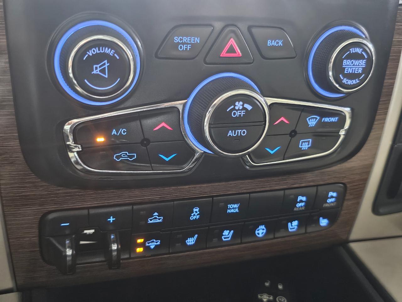 RAM 1500 Laramie 4x4 Crew Cab 5'7" Box 2017