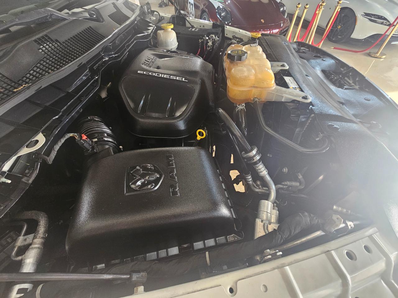 RAM 1500 Laramie 4x4 Crew Cab 5'7" Box 2017