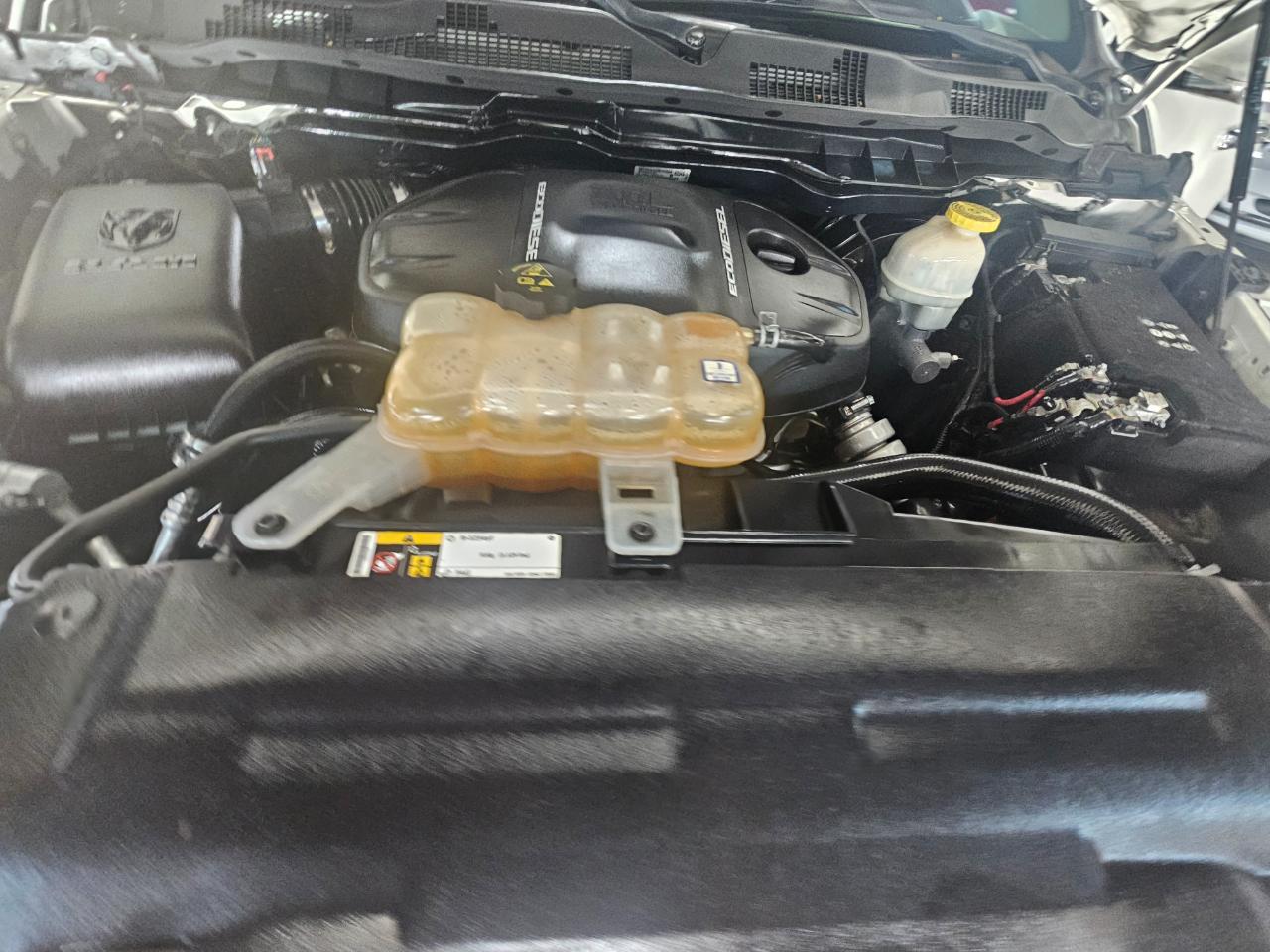 RAM 1500 Laramie 4x4 Crew Cab 5'7" Box 2017