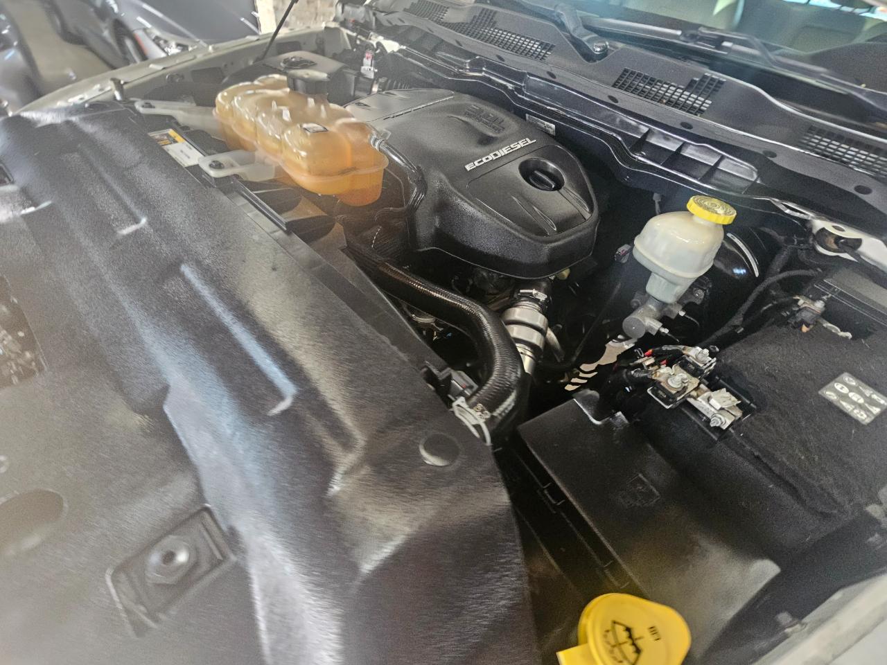 RAM 1500 Laramie 4x4 Crew Cab 5'7" Box 2017