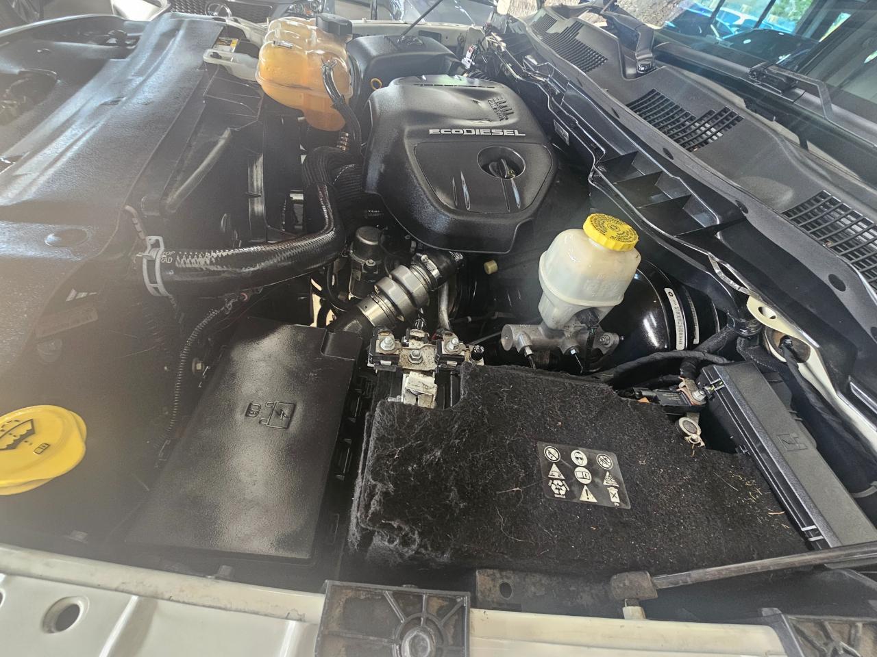 RAM 1500 Laramie 4x4 Crew Cab 5'7" Box 2017