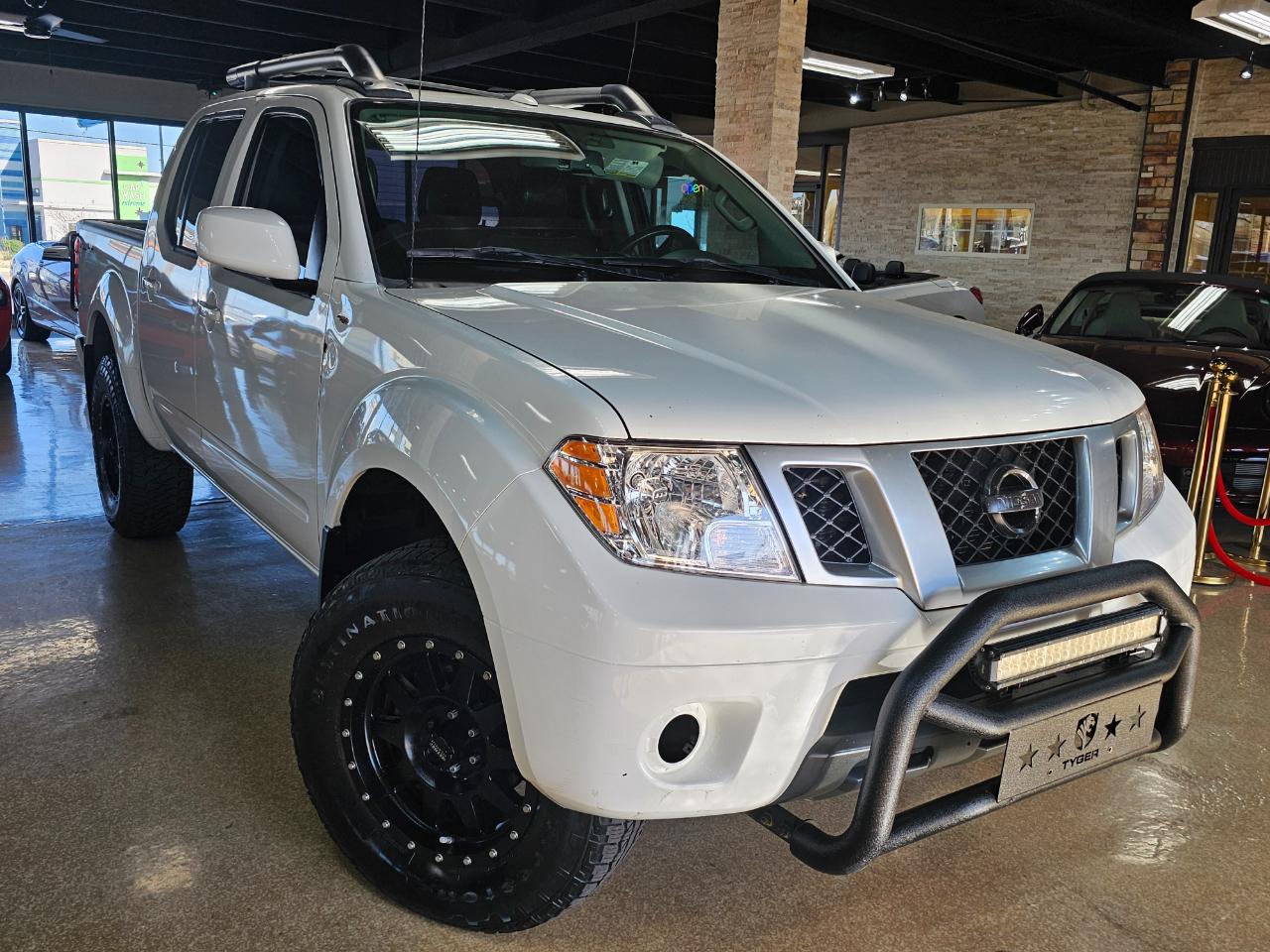 Nissan Frontier 4WD Crew Cab SWB Auto PRO-4X 2013