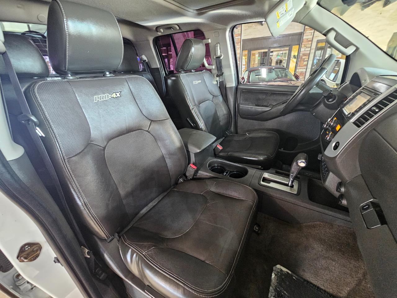 Nissan Frontier 4WD Crew Cab SWB Auto PRO-4X 2013