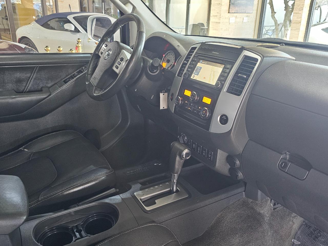 Nissan Frontier 4WD Crew Cab SWB Auto PRO-4X 2013