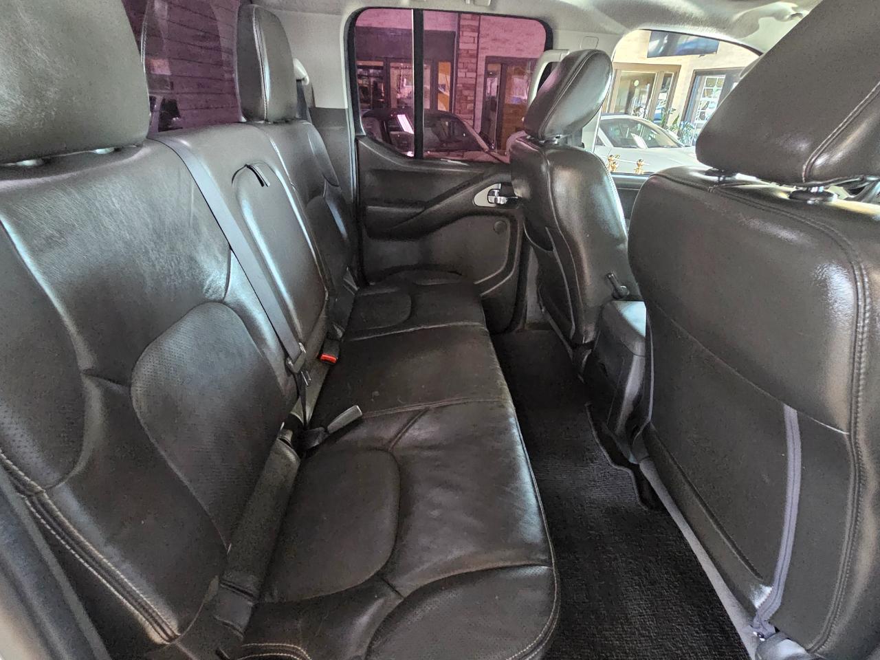 Nissan Frontier 4WD Crew Cab SWB Auto PRO-4X 2013