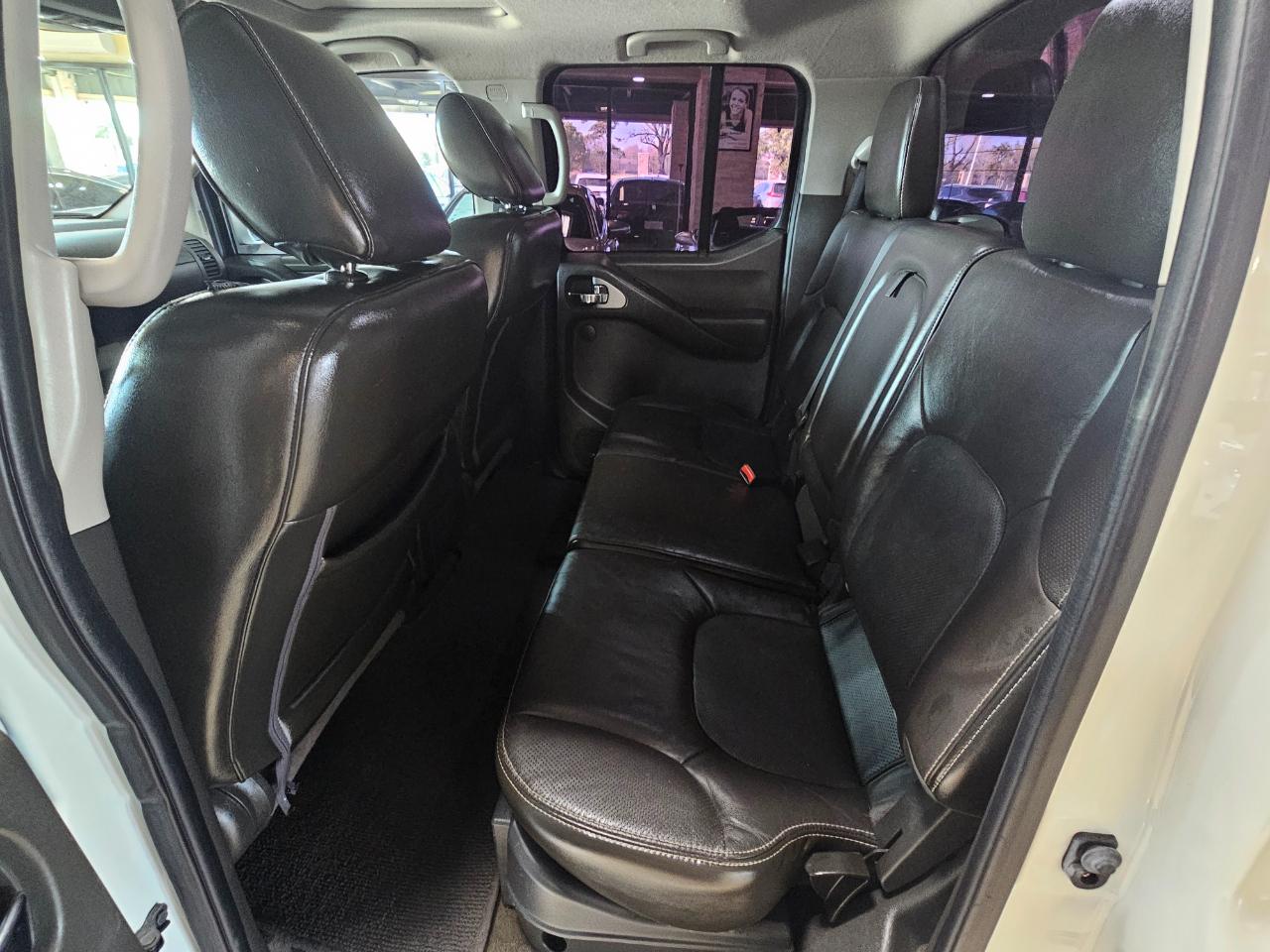 Nissan Frontier 4WD Crew Cab SWB Auto PRO-4X 2013