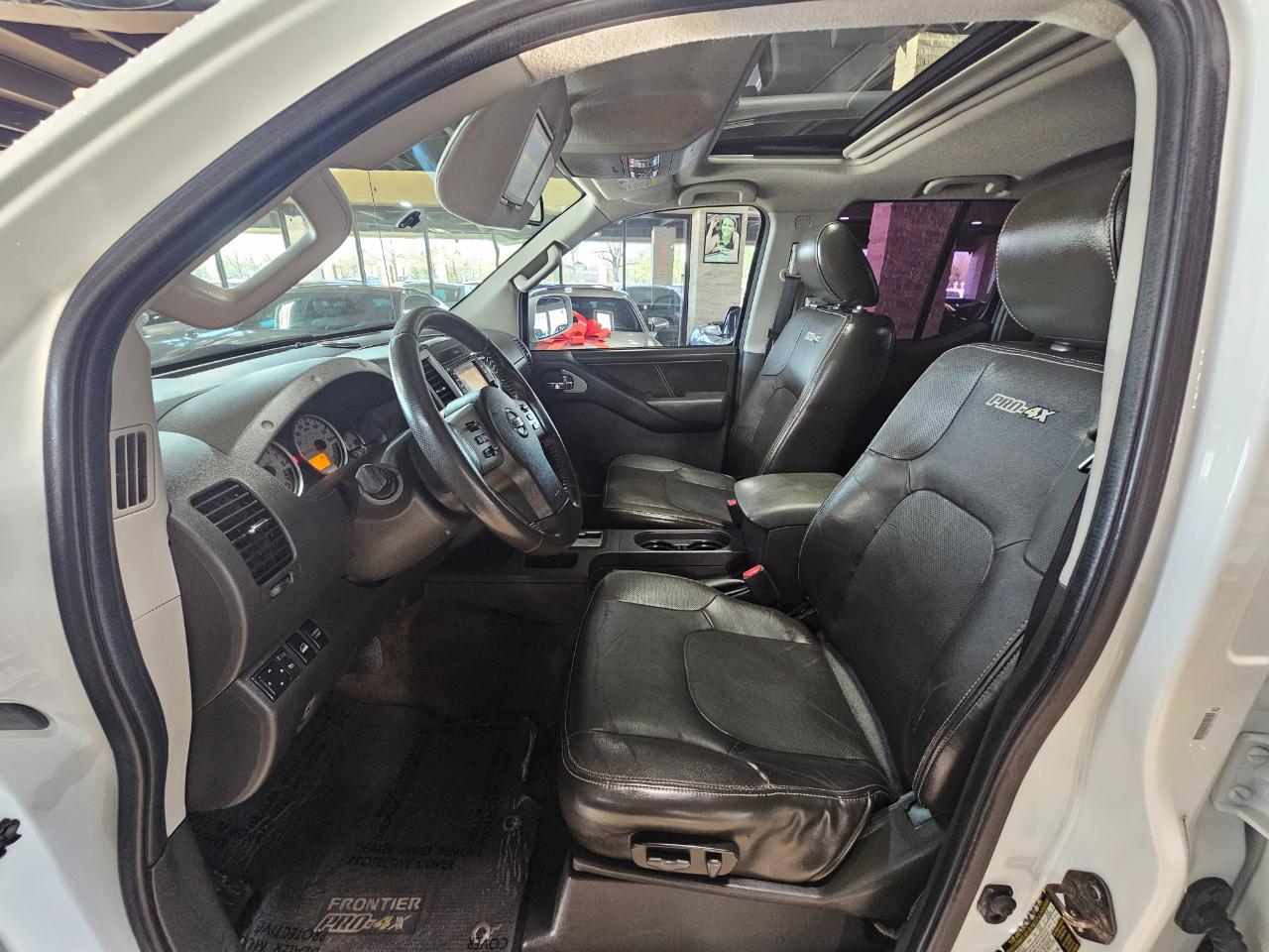 Nissan Frontier 4WD Crew Cab SWB Auto PRO-4X 2013