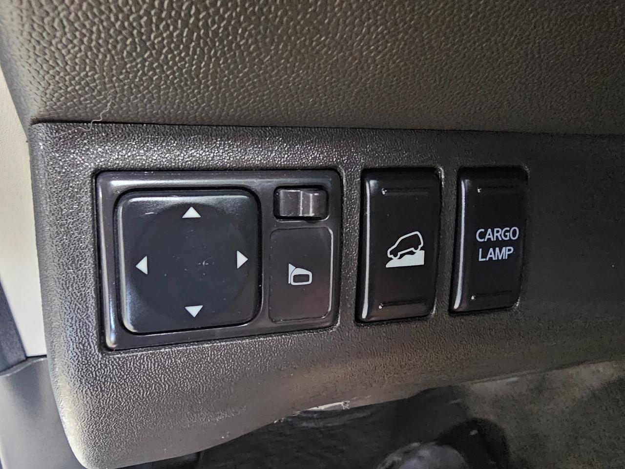 Nissan Frontier 4WD Crew Cab SWB Auto PRO-4X 2013