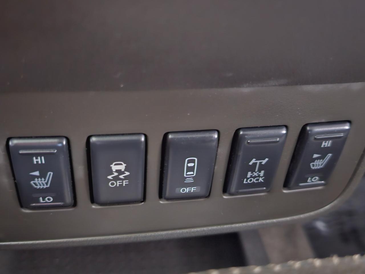 Nissan Frontier 4WD Crew Cab SWB Auto PRO-4X 2013