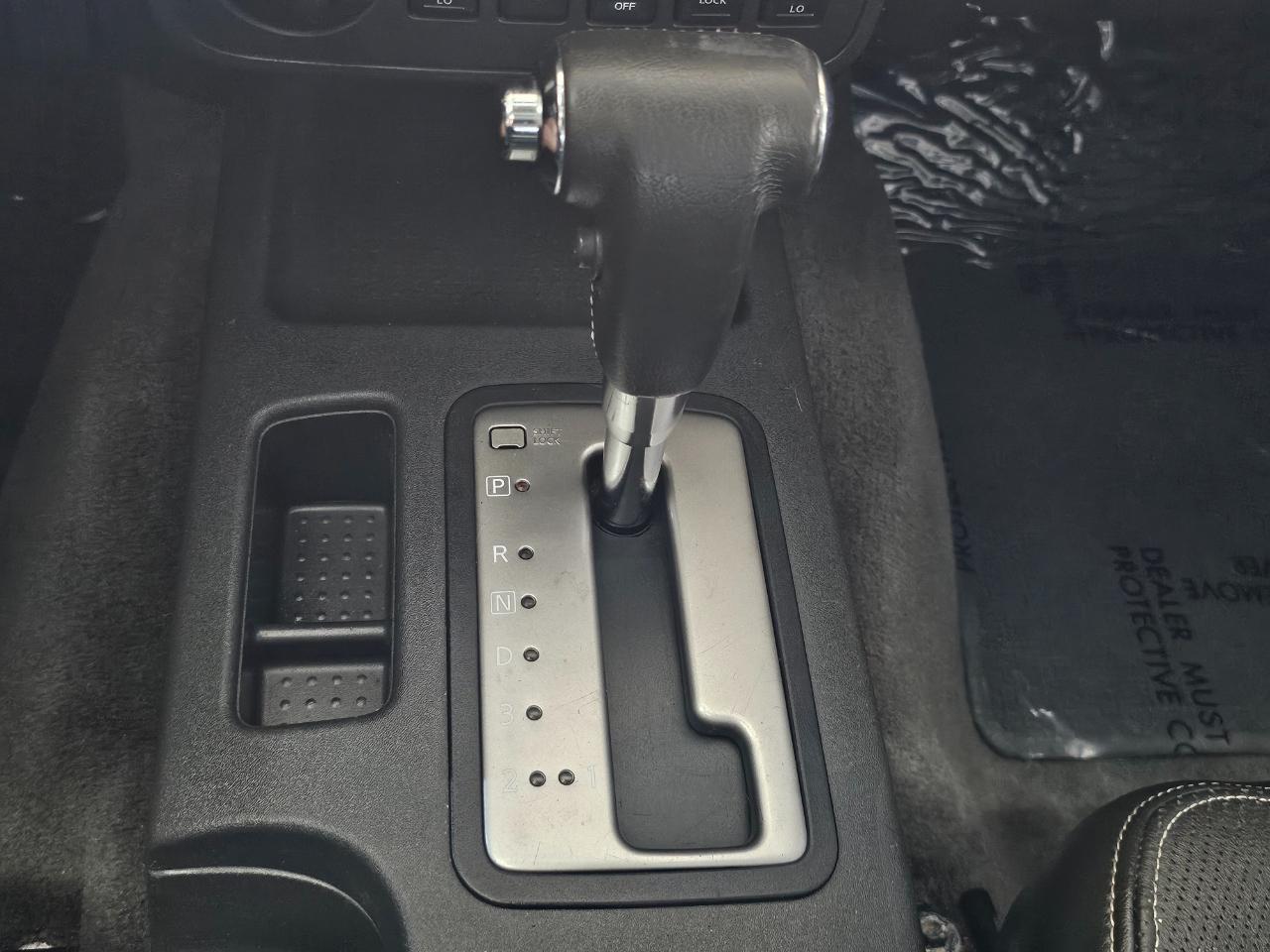 Nissan Frontier 4WD Crew Cab SWB Auto PRO-4X 2013