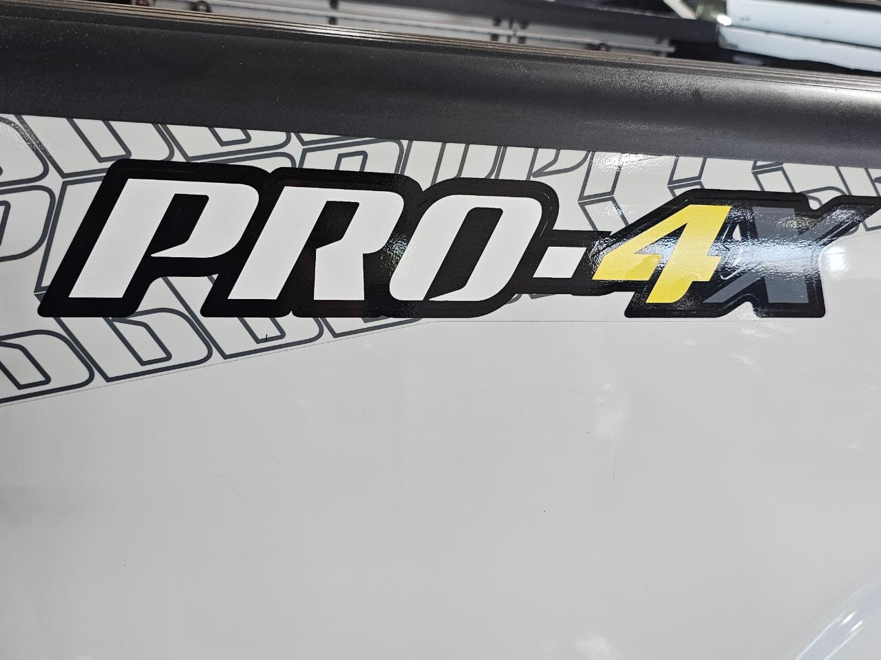 Nissan Frontier 4WD Crew Cab SWB Auto PRO-4X 2013