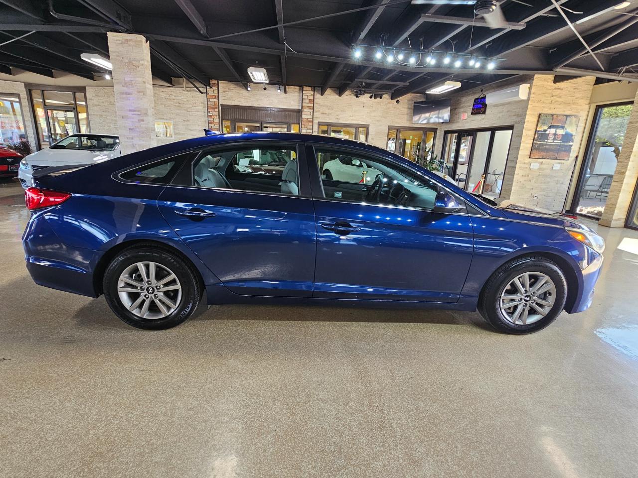 Hyundai Sonata 4dr Sdn 2.4L SE 2015