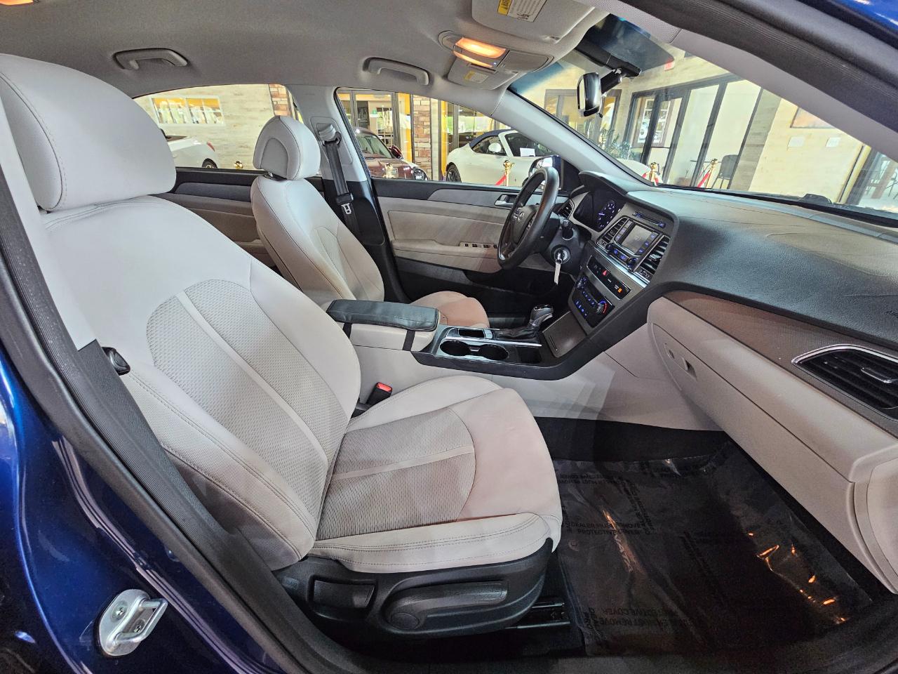 Hyundai Sonata 4dr Sdn 2.4L SE 2015