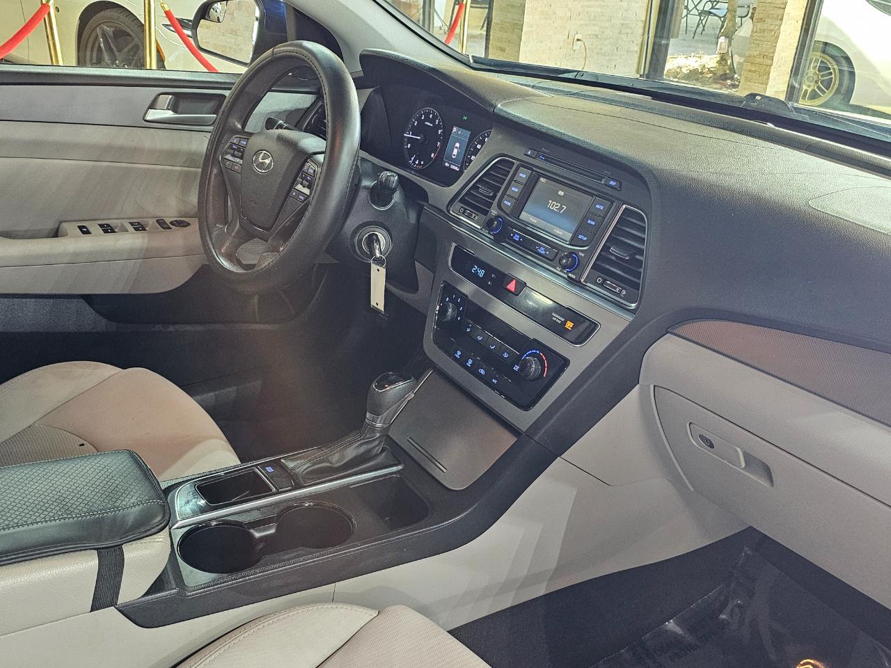 Hyundai Sonata 4dr Sdn 2.4L SE 2015