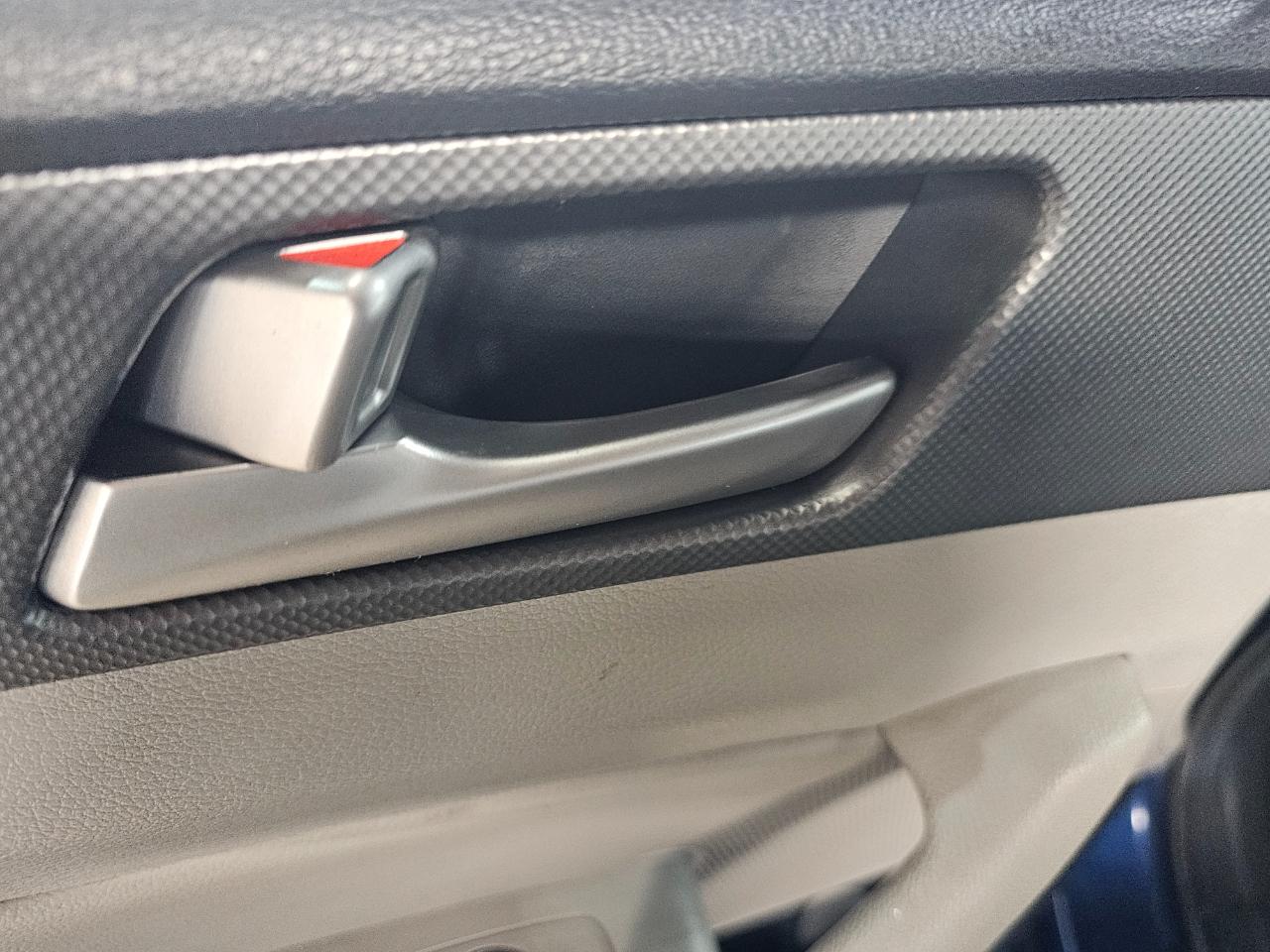 Hyundai Sonata 4dr Sdn 2.4L SE 2015