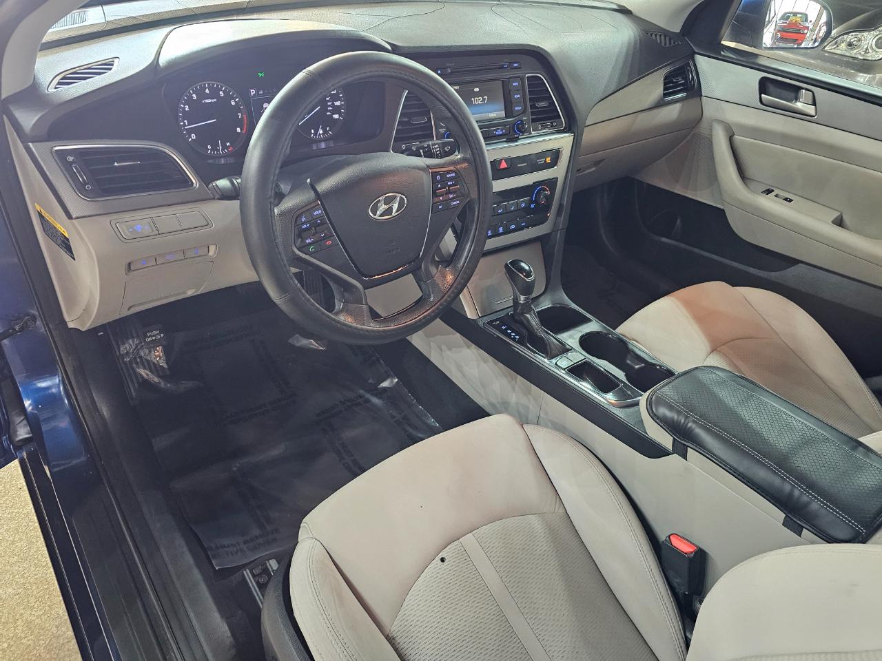 Hyundai Sonata 4dr Sdn 2.4L SE 2015