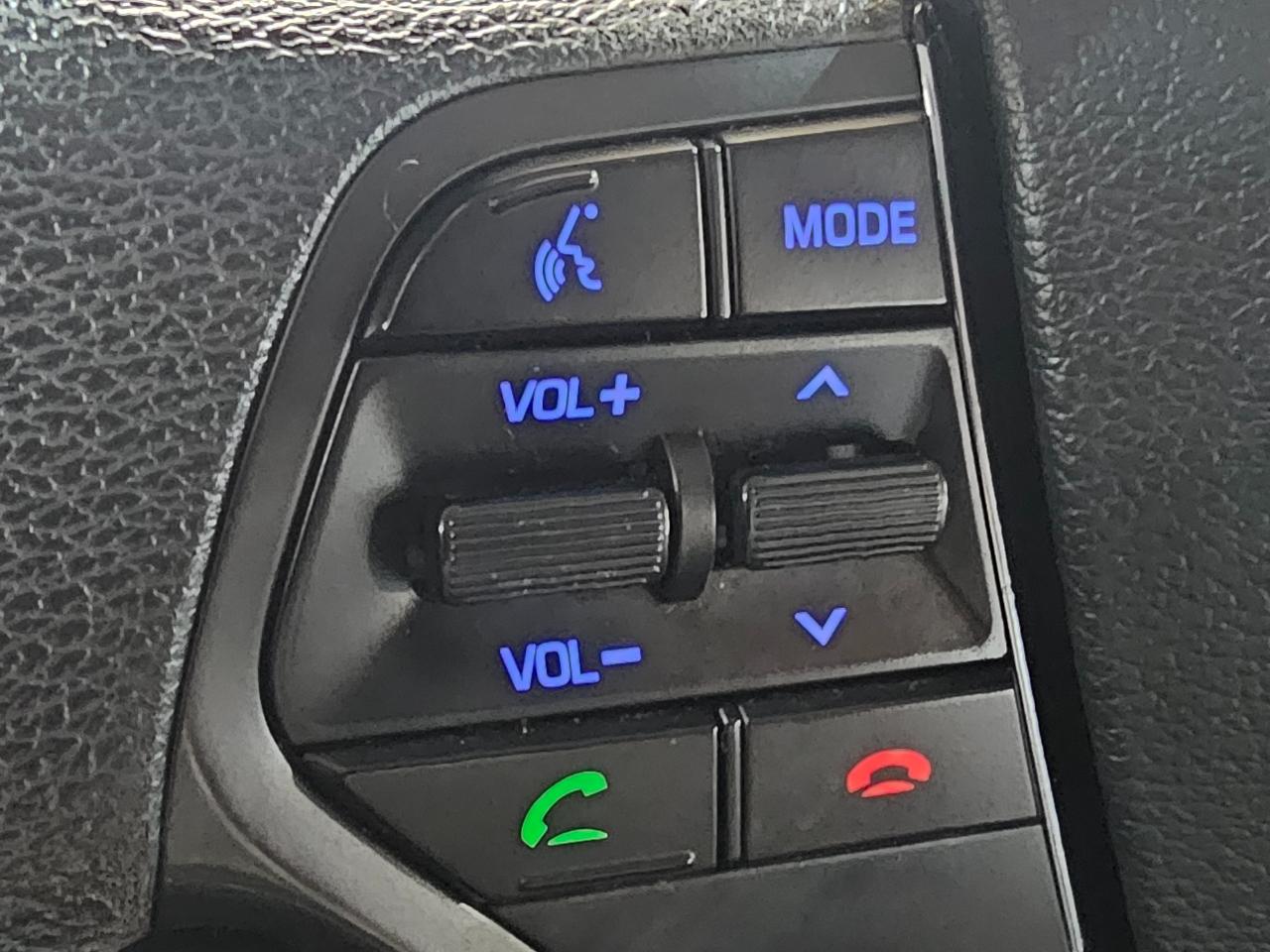 Hyundai Sonata 4dr Sdn 2.4L SE 2015