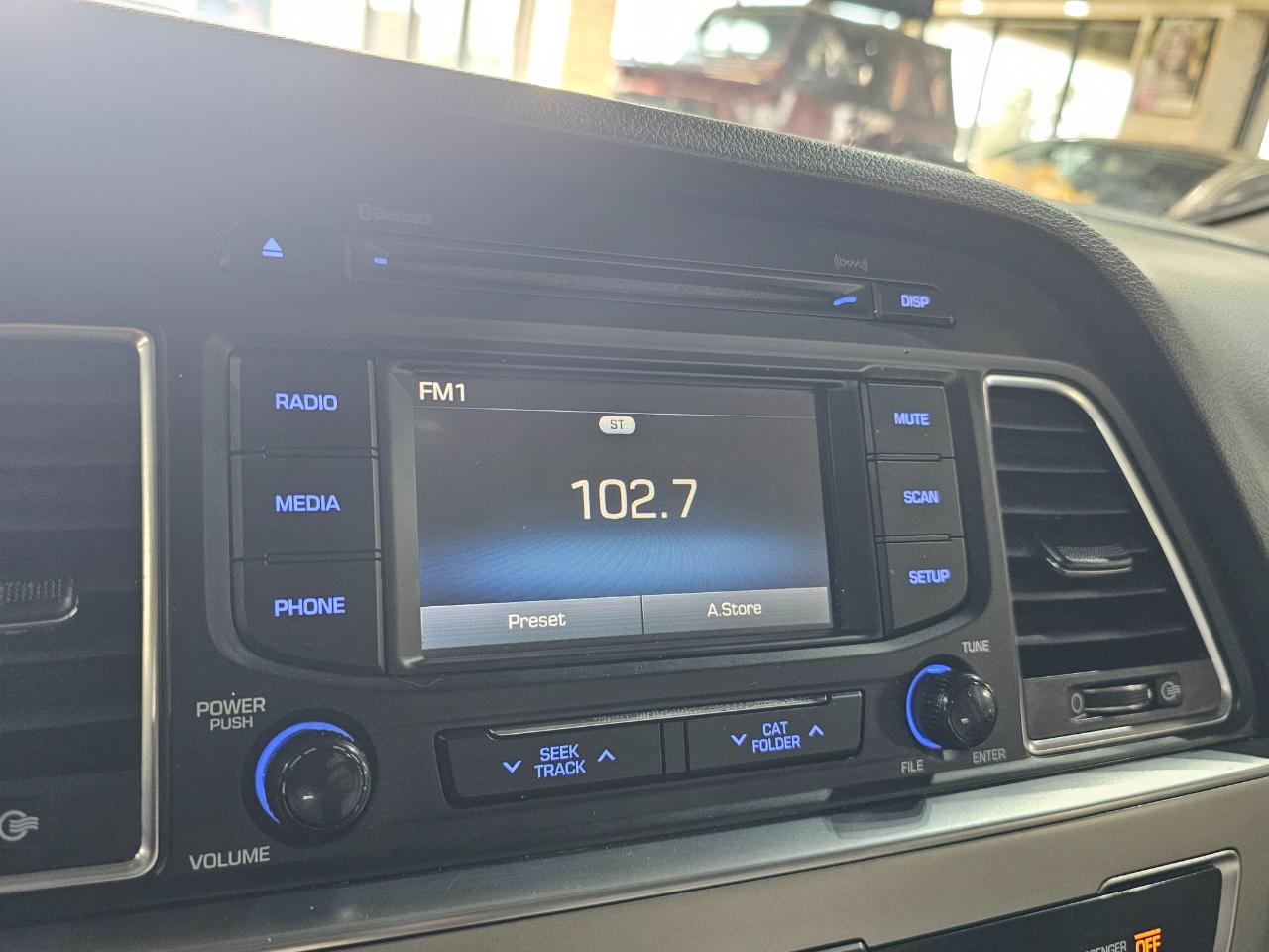 Hyundai Sonata 4dr Sdn 2.4L SE 2015