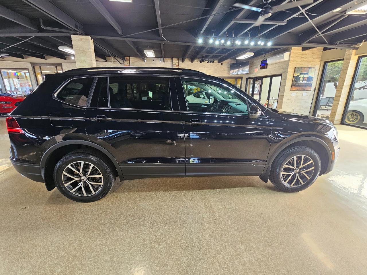 Volkswagen Tiguan 2.0T SE FWD 2019