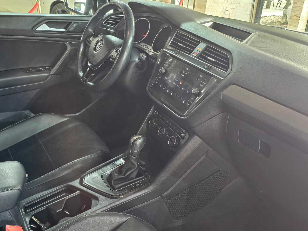 Volkswagen Tiguan 2.0T SE FWD 2019