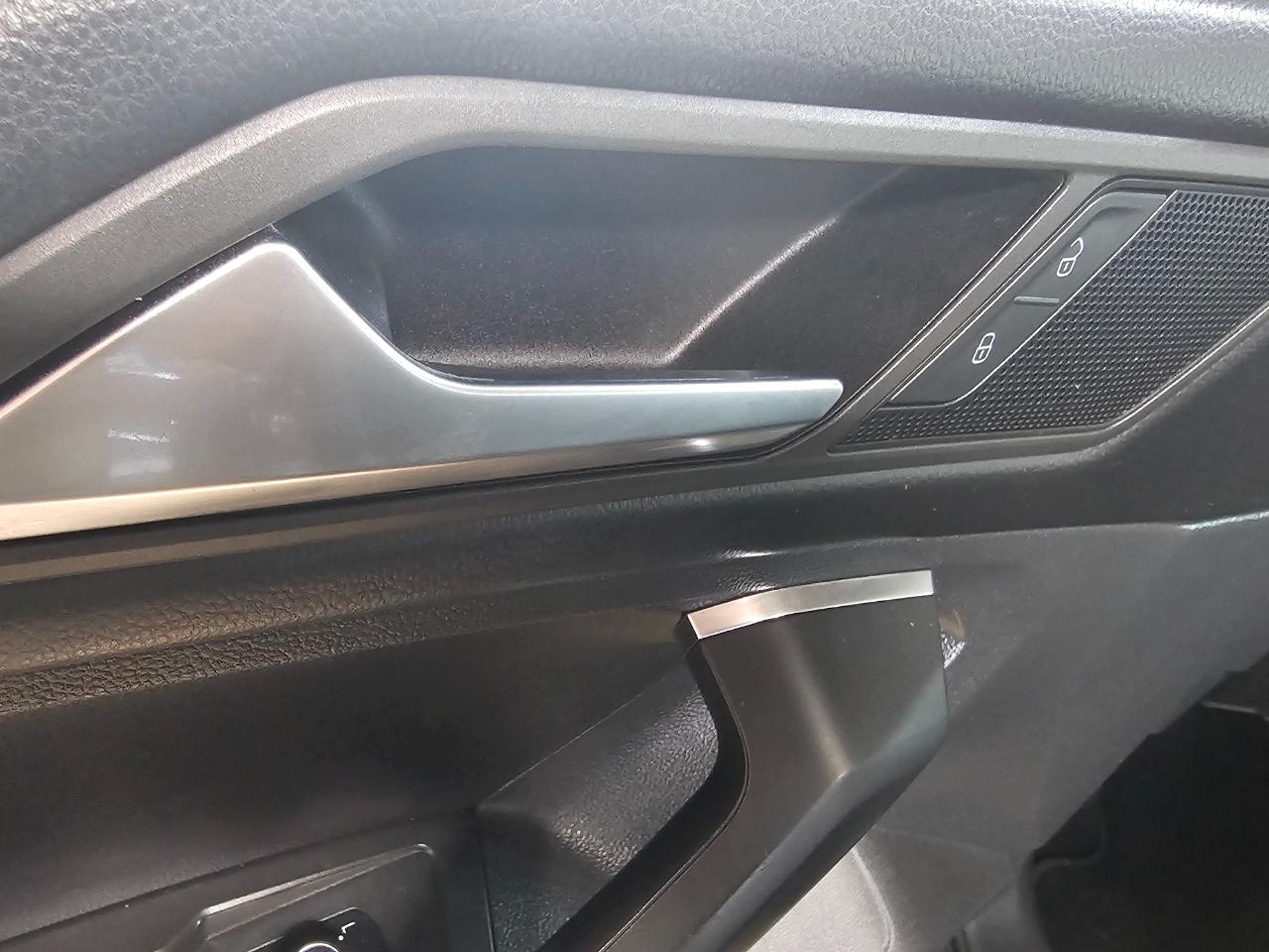 Volkswagen Tiguan 2.0T SE FWD 2019