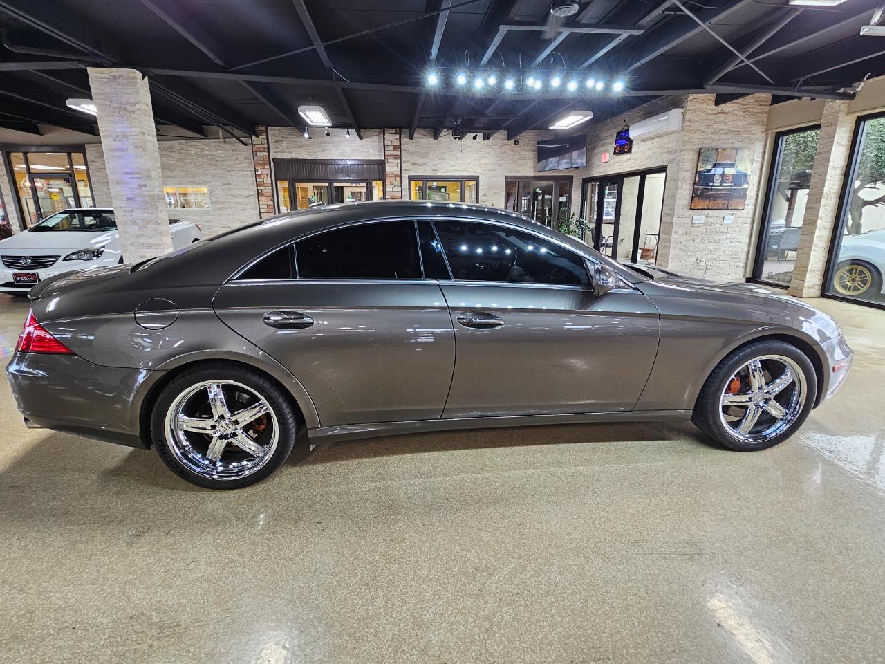 Mercedes-Benz CLS-Class 4dr Sdn 5.5L 2009