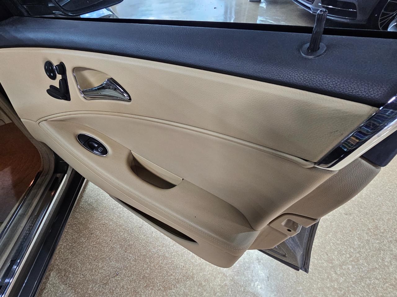 Mercedes-Benz CLS-Class 4dr Sdn 5.5L 2009