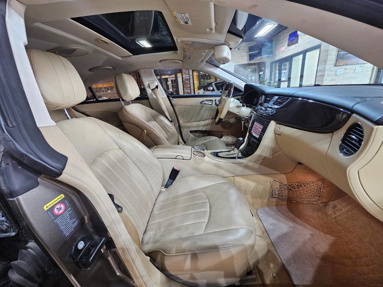 Mercedes-Benz CLS-Class 4dr Sdn 5.5L 2009