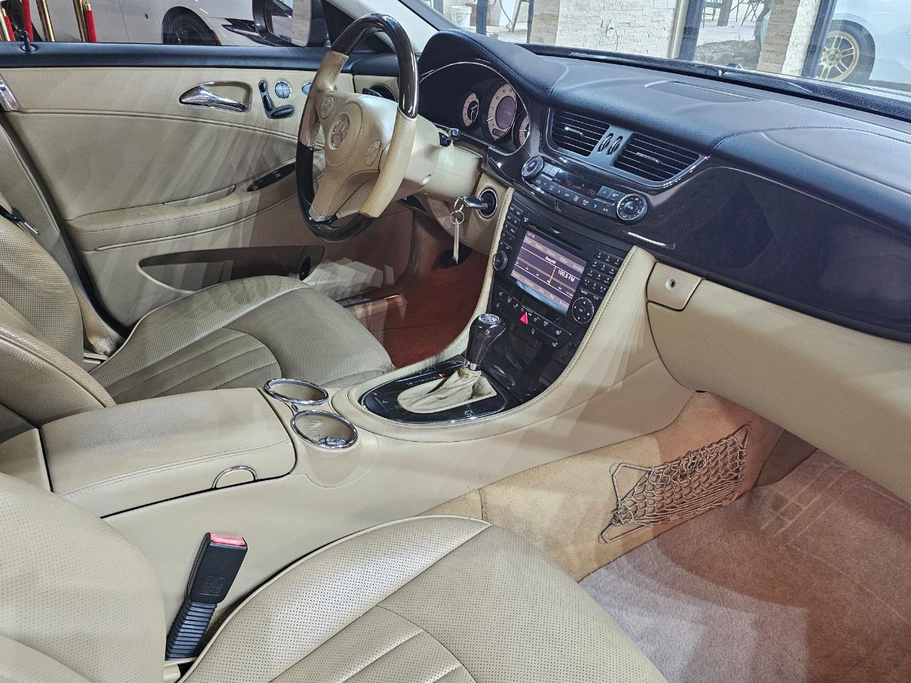 Mercedes-Benz CLS-Class 4dr Sdn 5.5L 2009